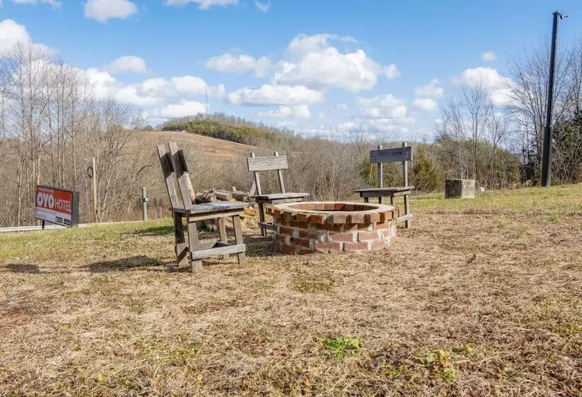 ホテル OYO Mt. Vernon KY I-75