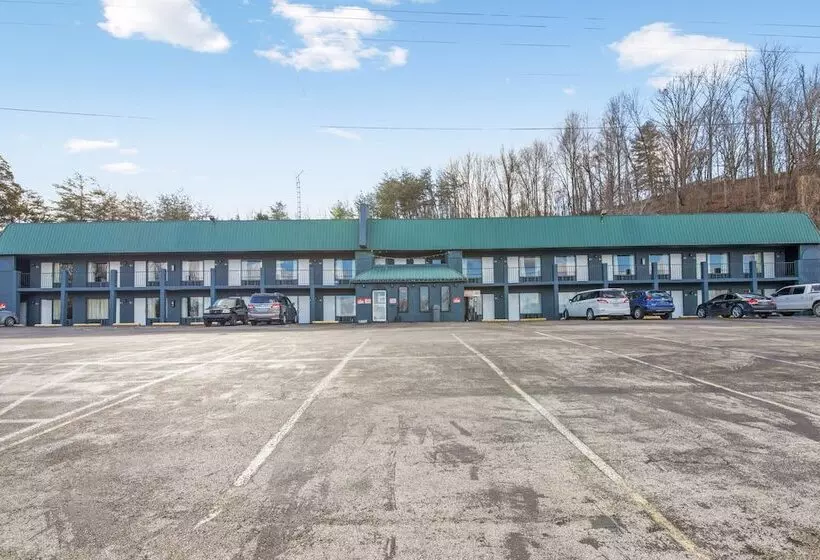 ホテル OYO Mt. Vernon KY I-75