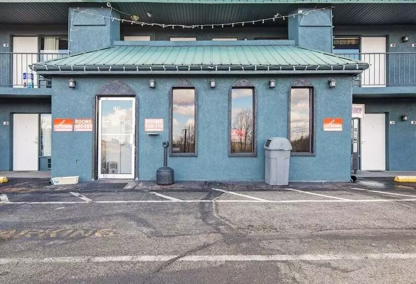 ホテル OYO Mt. Vernon KY I-75