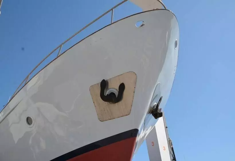 Hotelli Yacht Germinal Honfleur