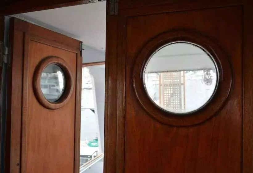 Hotelli Yacht Germinal Honfleur