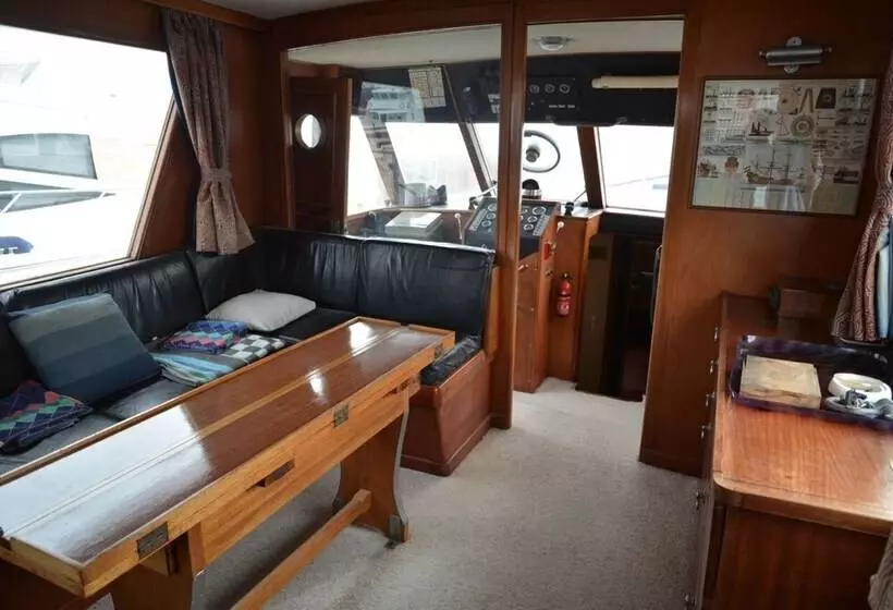 Hotelli Yacht Germinal Honfleur