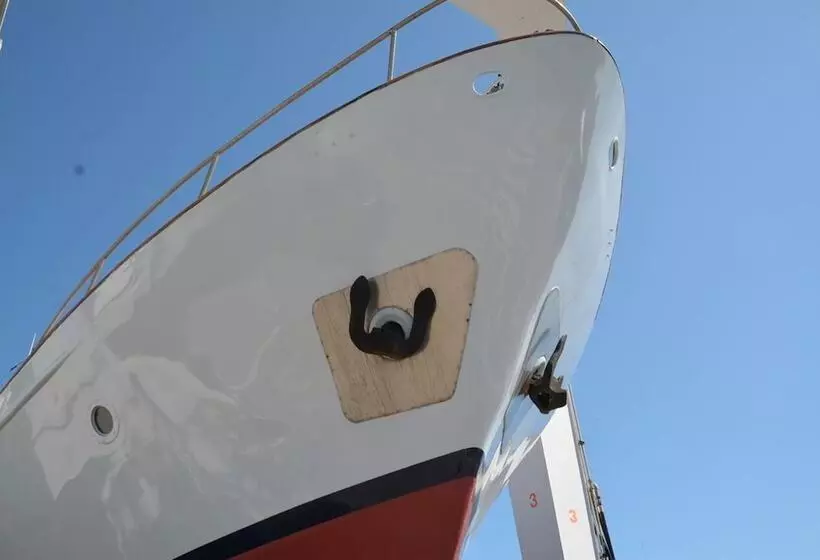 Hotelli Yacht Germinal Honfleur