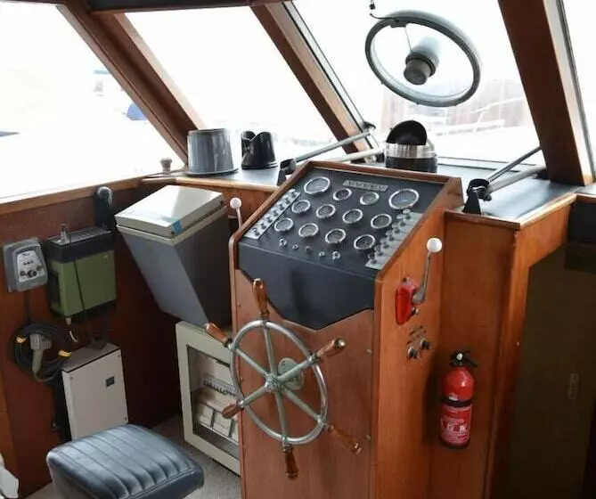 Hotelli Yacht Germinal Honfleur