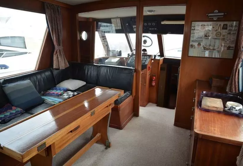 Hotelli Yacht Germinal Honfleur