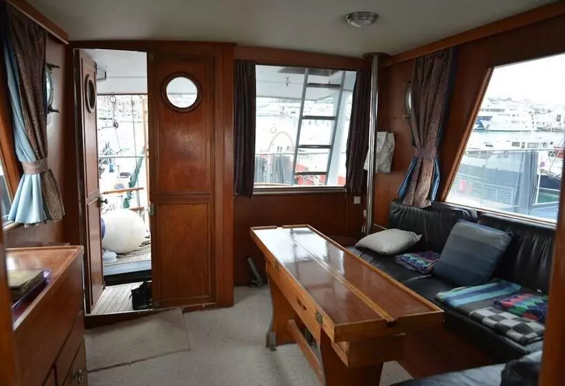 Hotelli Yacht Germinal Honfleur