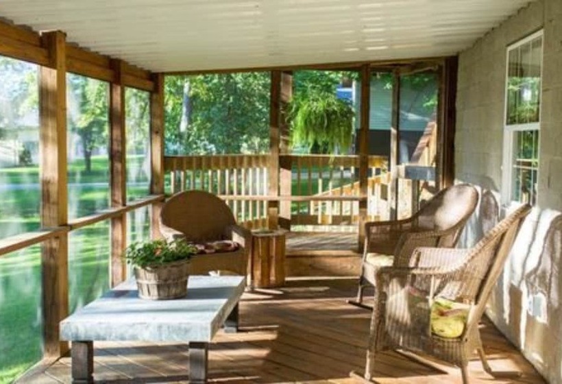 Amish Country Comfort