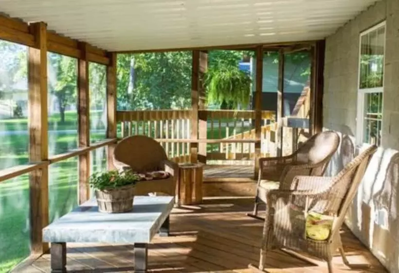 Amish Country Comfort