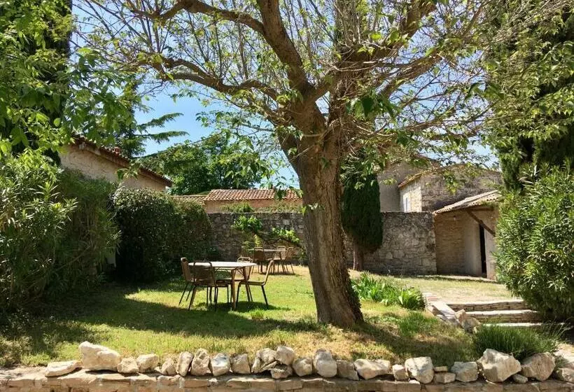 Domaine De Carraire