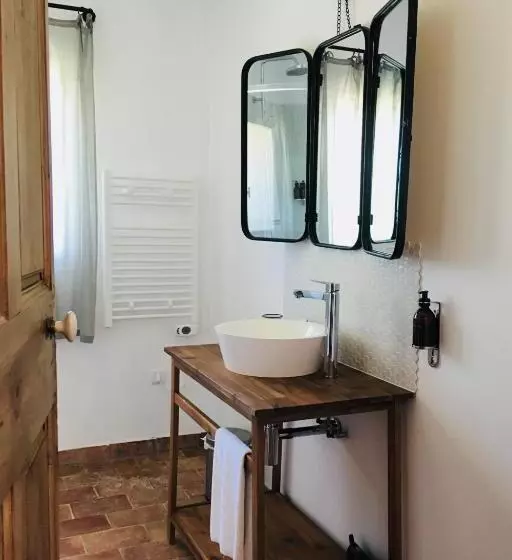 Domaine De Carraire