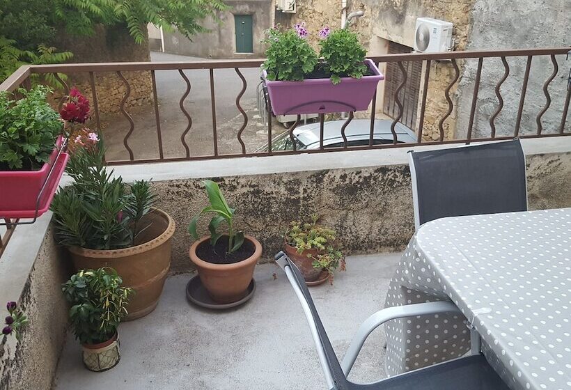 بنسيون Maison De Village Dolly House