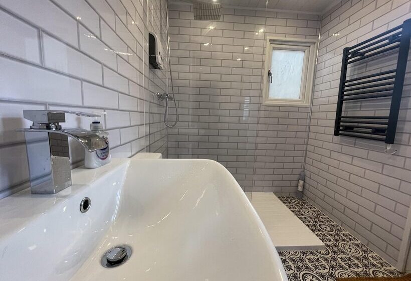 Snowdonia Slate Mountain Cottage Near Zip World