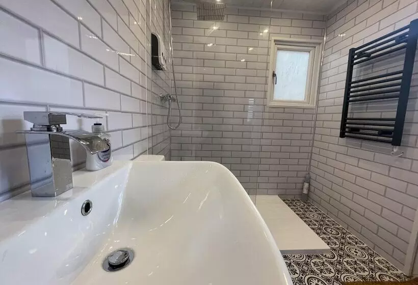 Snowdonia Slate Mountain Cottage Near Zip World