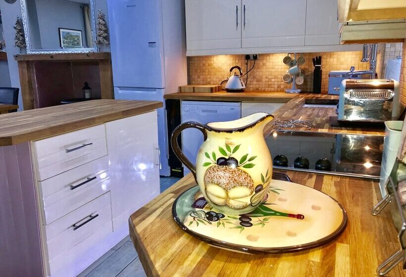 Snowdonia Slate Mountain Cottage Near Zip World