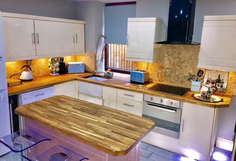 Snowdonia Slate Mountain Cottage Near Zip World