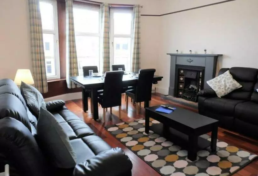 4 Bed Apartment, Paisley   Near Gla Airport