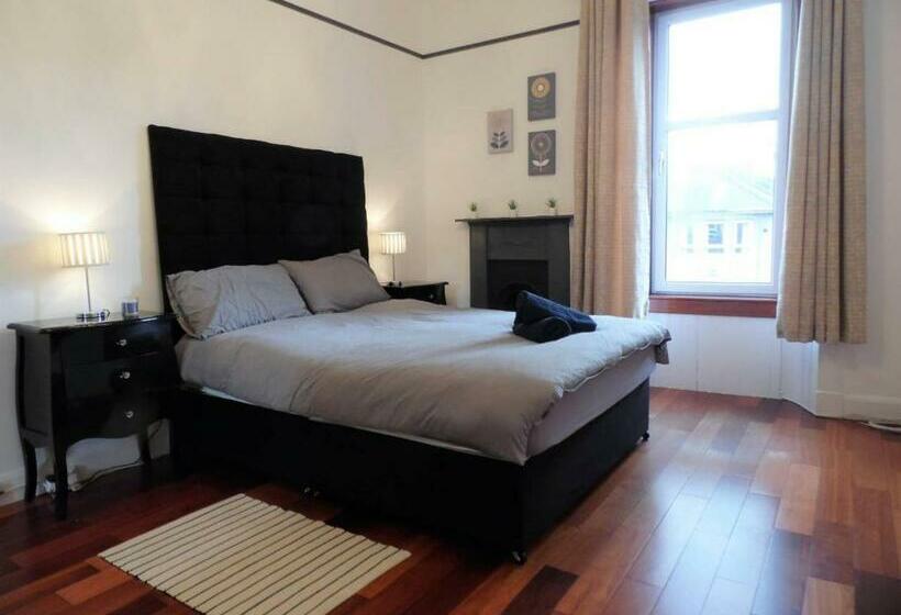4 Bed Apartment, Paisley   Near Gla Airport