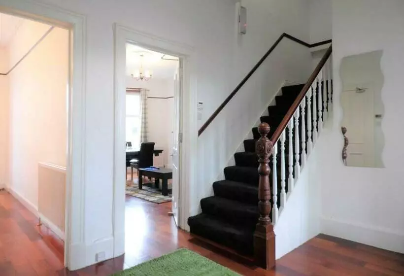 4 Bed Apartment, Paisley   Near Gla Airport