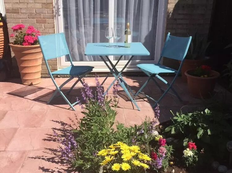 Aamiaismajoitus (B&B) Basingstoke En Suite Room In Garden Annex