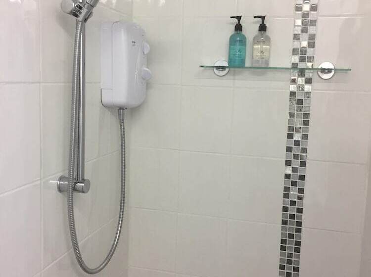 Nocleg ze śniadaniem Basingstoke En Suite Room In Garden Annex