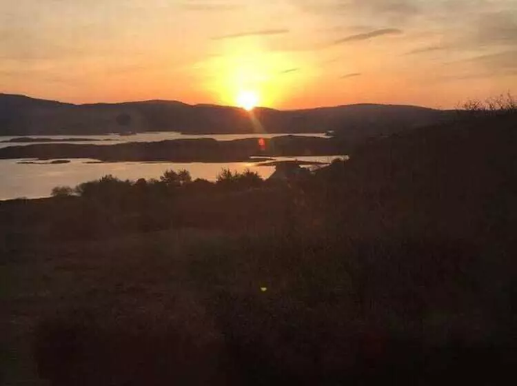 Immaculate 2 Bed House In Colbost