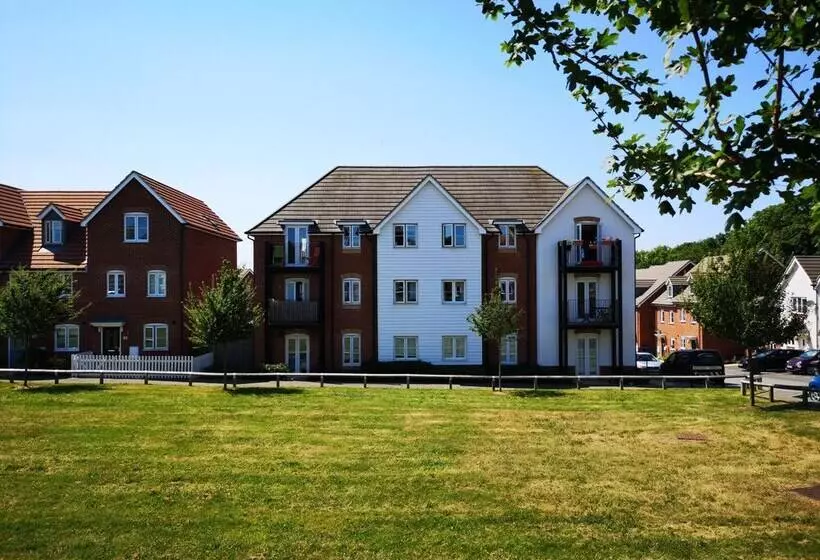 Cosy Apartment With Balcony