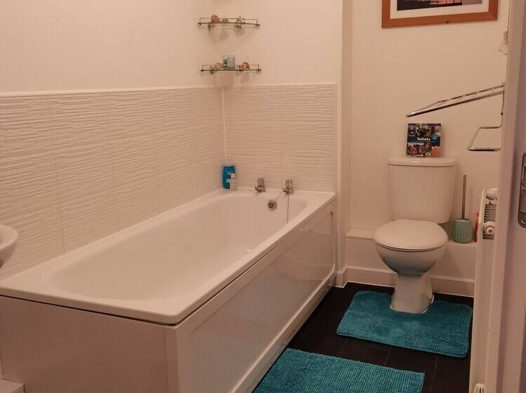 Cosy Apartment With Balcony