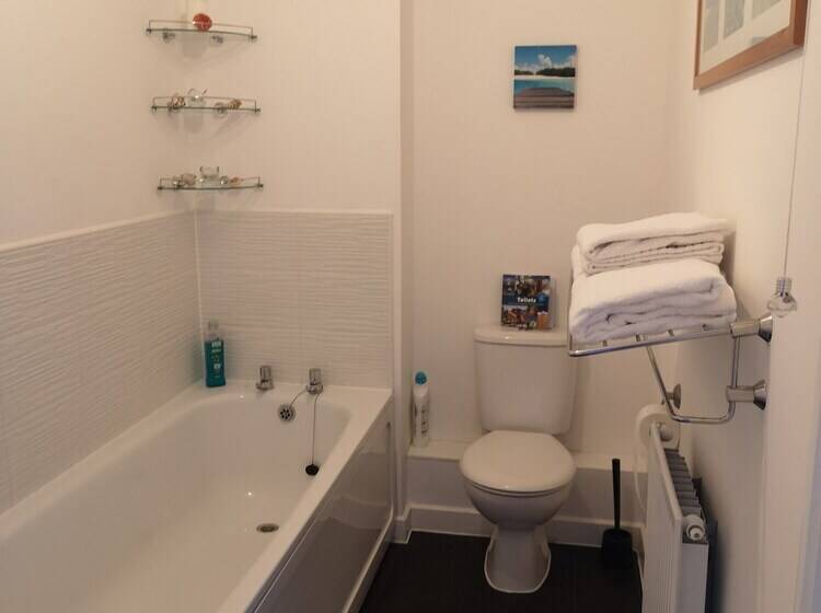 Cosy Apartment With Balcony