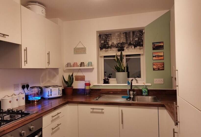 Cosy Apartment With Balcony