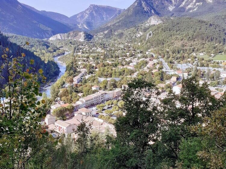 בית מלון כפרי Camping Les Lavandes, Castellane