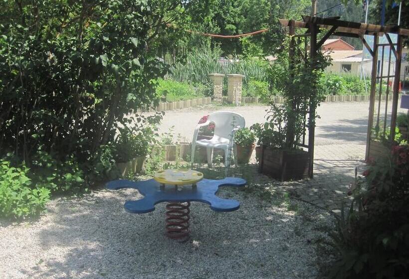 בית מלון כפרי Camping Les Lavandes, Castellane