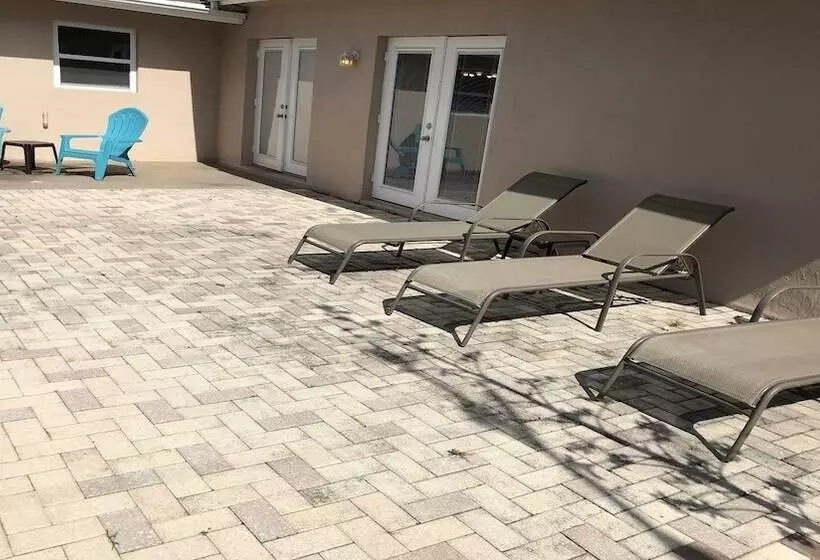 Hotelli Luxury Villa Oasis & Private Pool