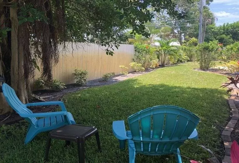 Hotelli Luxury Villa Oasis & Private Pool