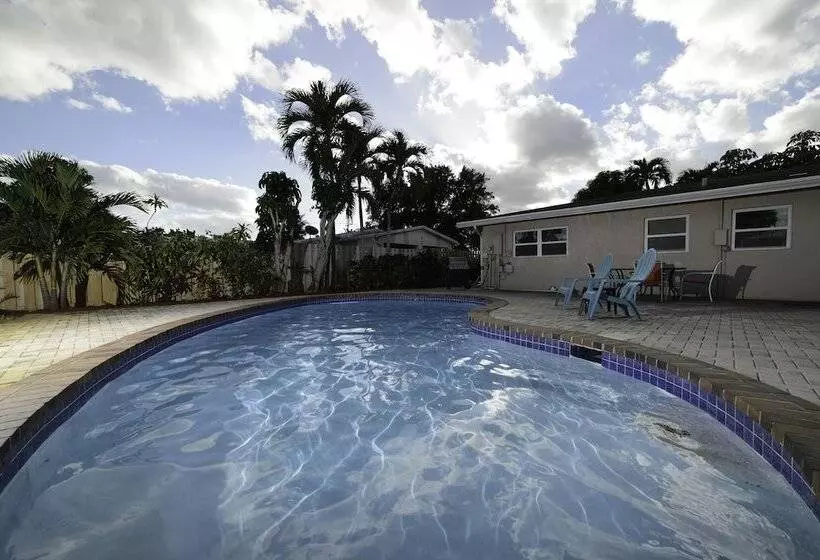 Hotelli Luxury Villa Oasis & Private Pool