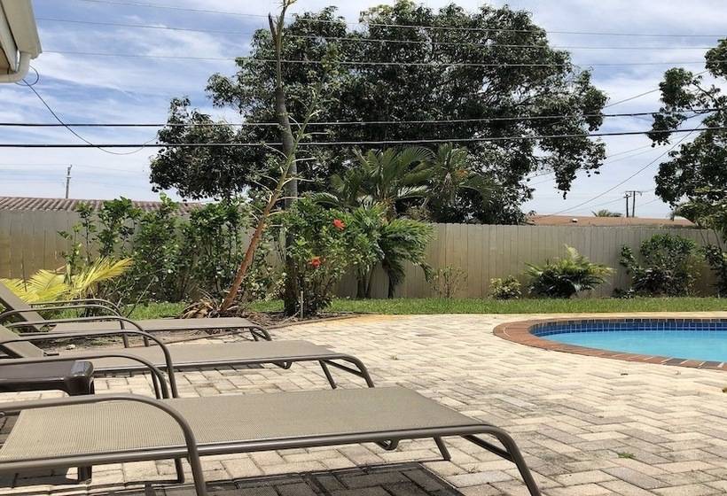 בית מלון כפרי Luxury Villa Oasis & Private Pool