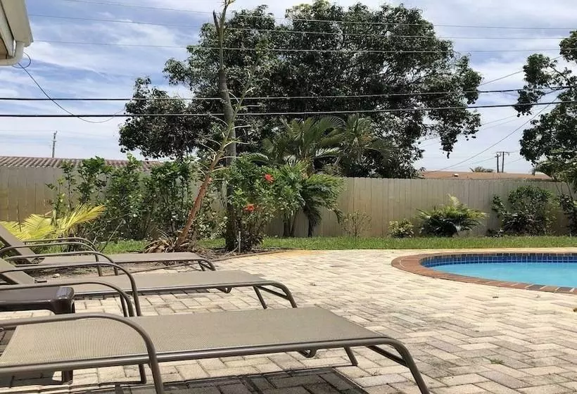 Hotelli Luxury Villa Oasis & Private Pool