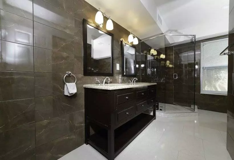 Hotelli Luxury Villa Oasis & Private Pool