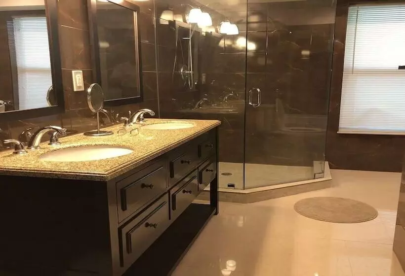 Hotelli Luxury Villa Oasis & Private Pool