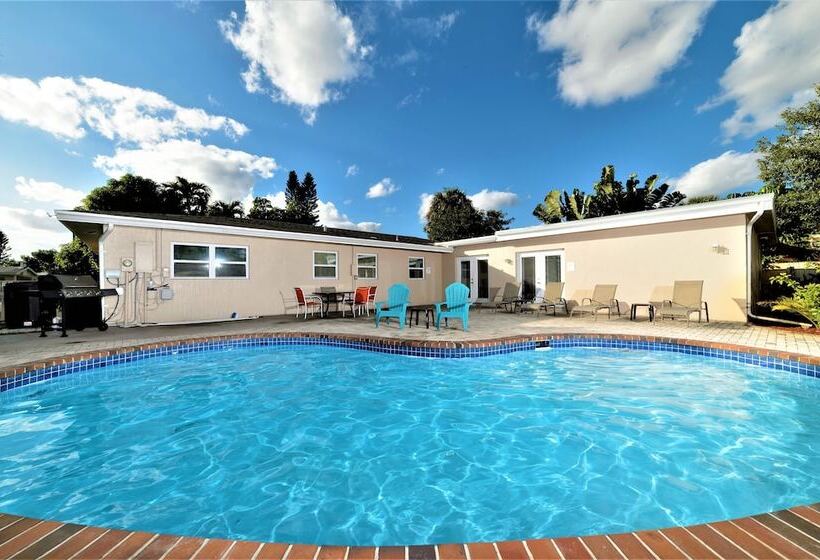 בית מלון כפרי Luxury Villa Oasis & Private Pool