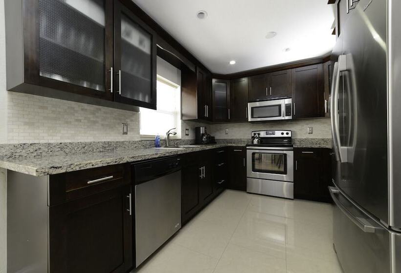 בית מלון כפרי Luxury Villa Oasis & Private Pool