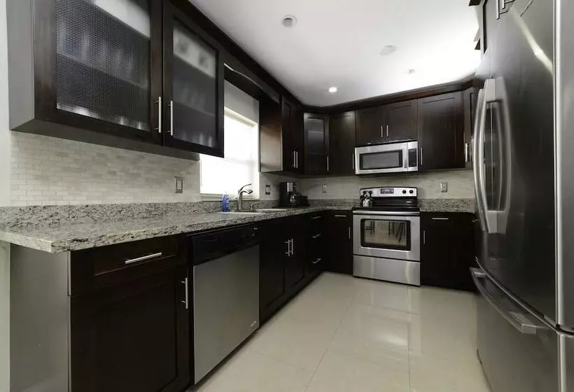 Hotelli Luxury Villa Oasis & Private Pool