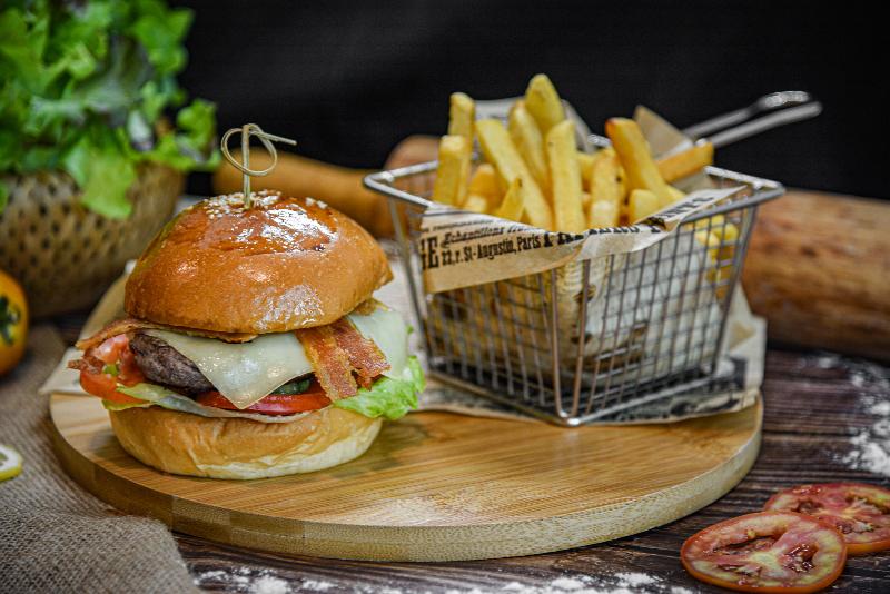 酒店 Mida Grande Resort Phuket Official Account