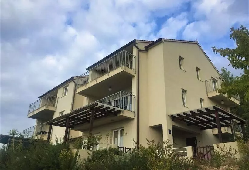 Apartment Larum