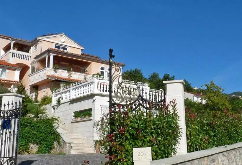 Apartment Villa Barbara By Interhome