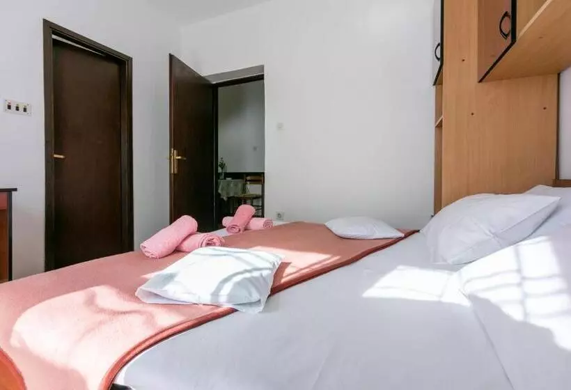 Apartments And Room Ruzica