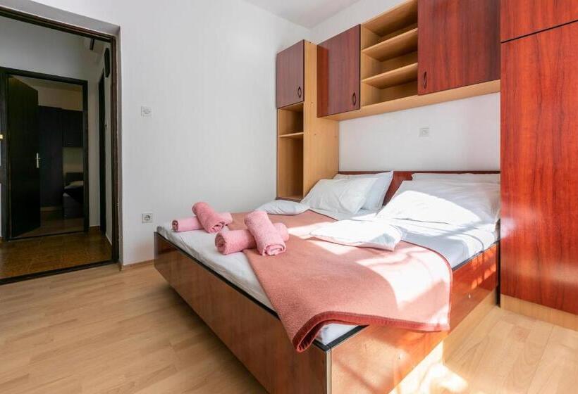 Apartments And Room Ruzica