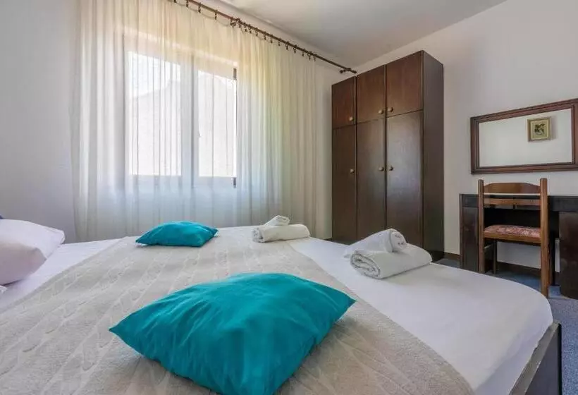 Apartments And Room Ruzica