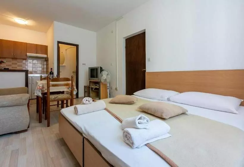 Apartments And Room Ruzica