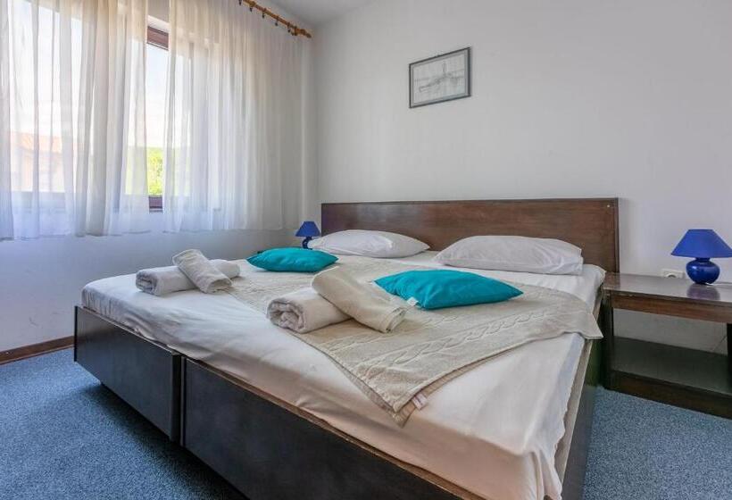 Apartments And Room Ruzica