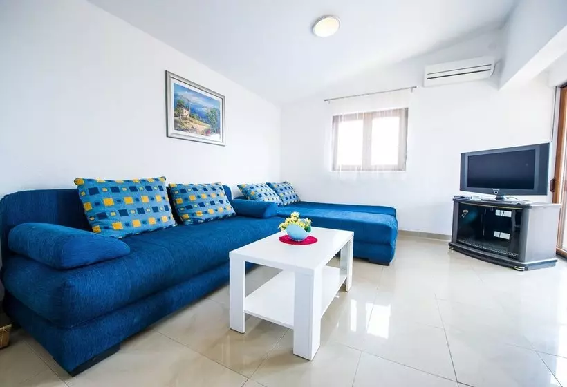 Apartments Villa Flora